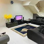 Semi -D Homestay Seremban 2
