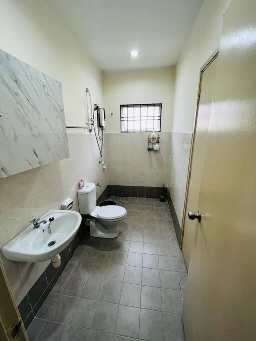 Rumah percutian Semi -d 2 *